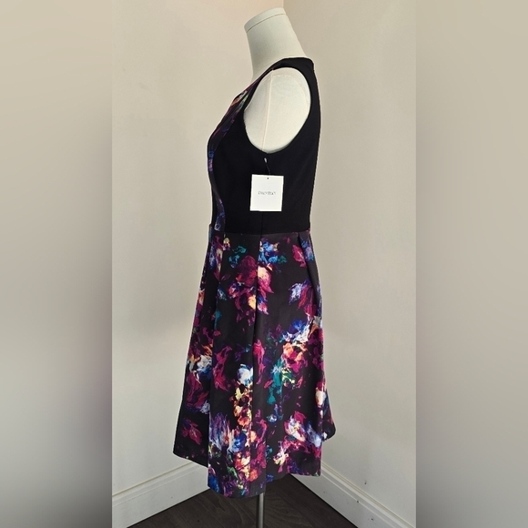 NWT Ellen Tracy Sleeveless Fit & Flare V-Neck Dress Black Multi Floral Sz. 2 - Picture 4 of 13